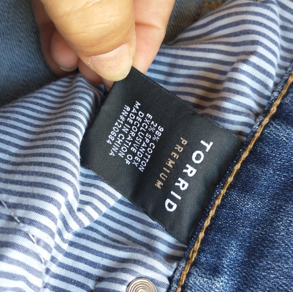 Torrid Women's Premium Boyfriend Jeans  size  12 - Picture 9 of 10